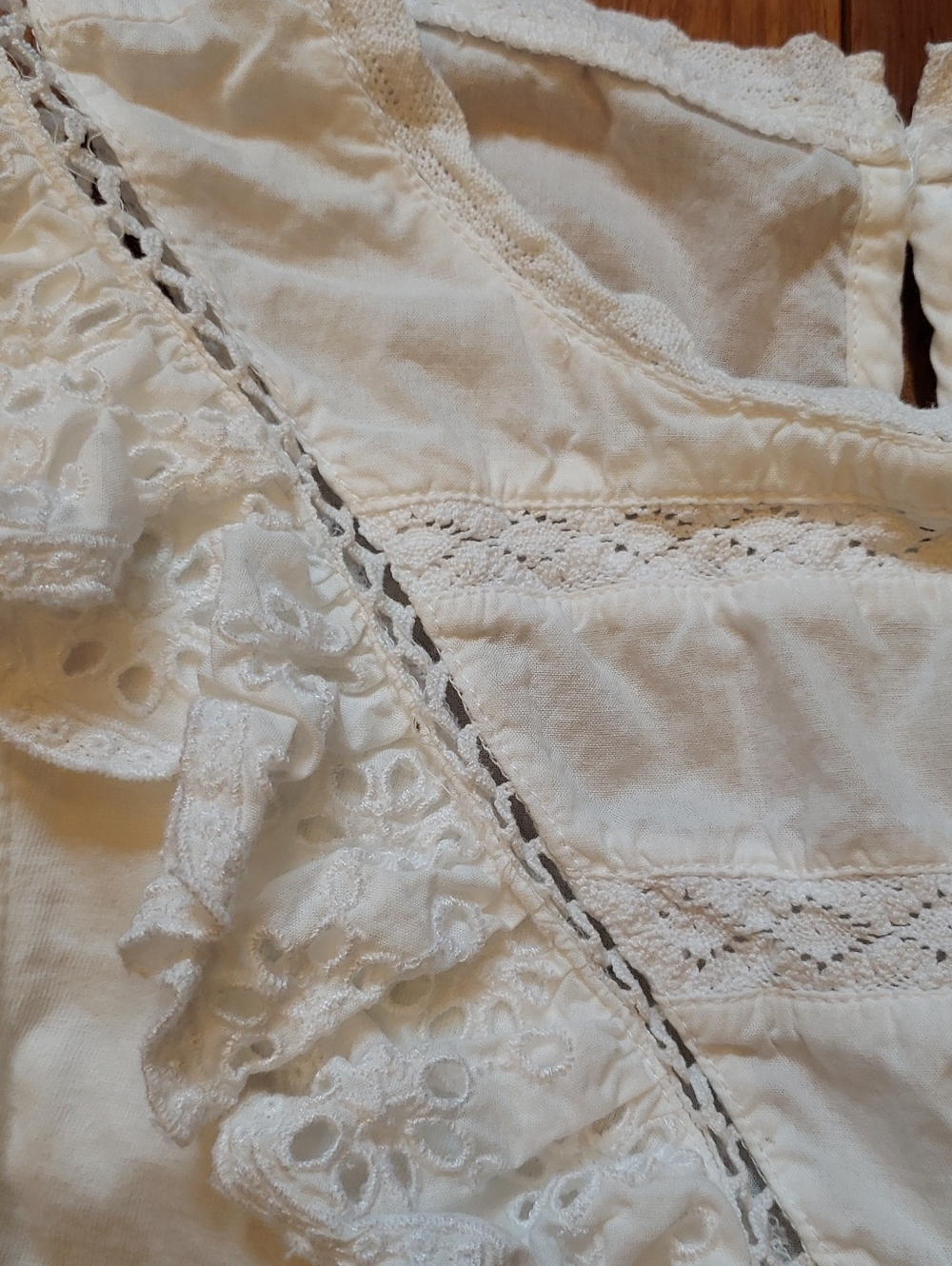 J. Crew Women's XS White Ruffled Eyelet Neckline Blouse - Picture 8 of 8